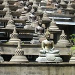 sri-lanka-colombo-lake-beria-temple-statues